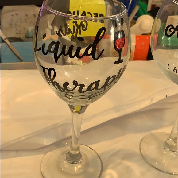 2 wine glasses with funny sayings - Picture 2 of 6